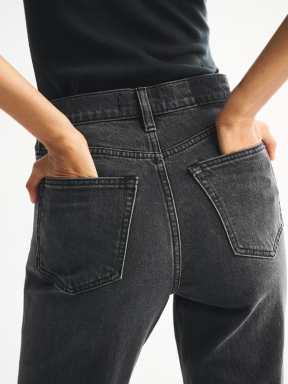 Abercrombie & Fitch Women's The 90s Straight Ultra High Rise Jeans Size 29/8S